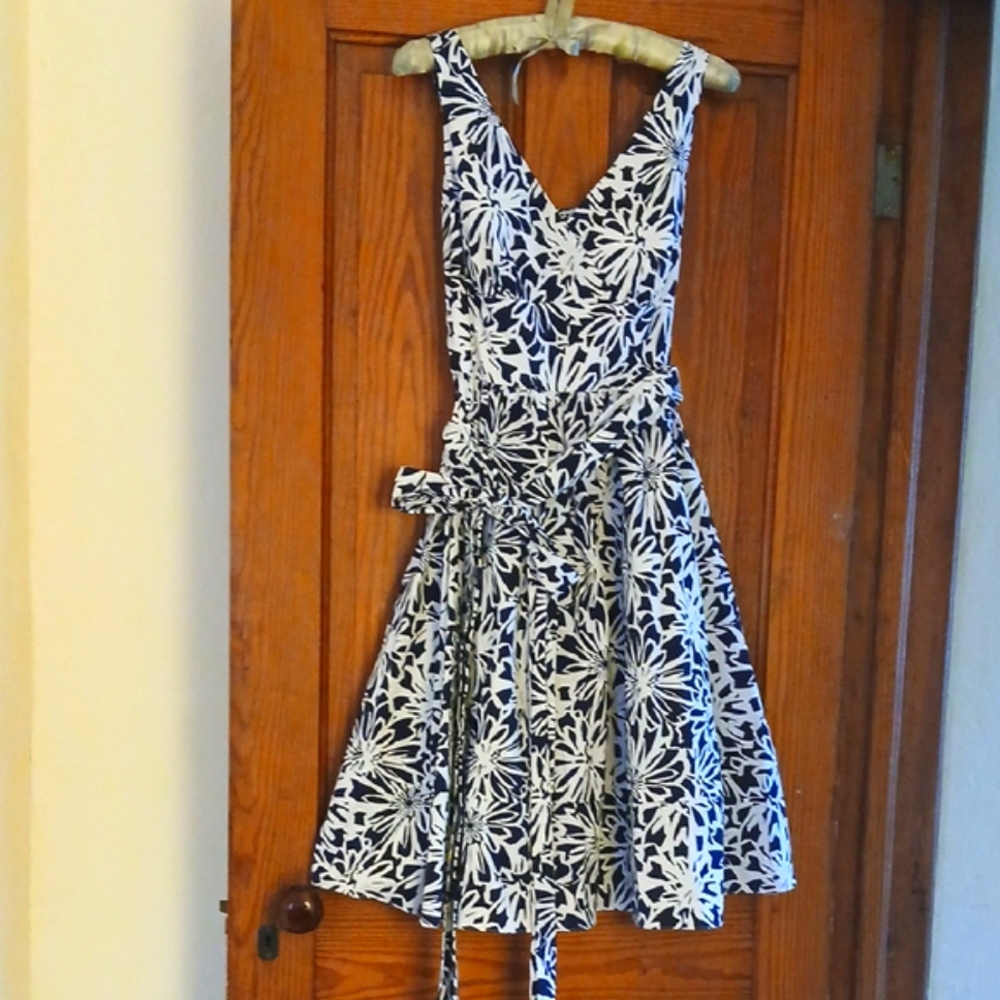 NWOT Floral Sleeveless Dress - Black and White